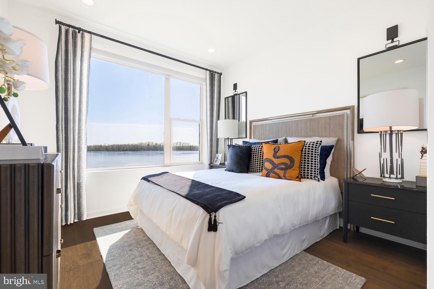 NORTHBANK - Residential