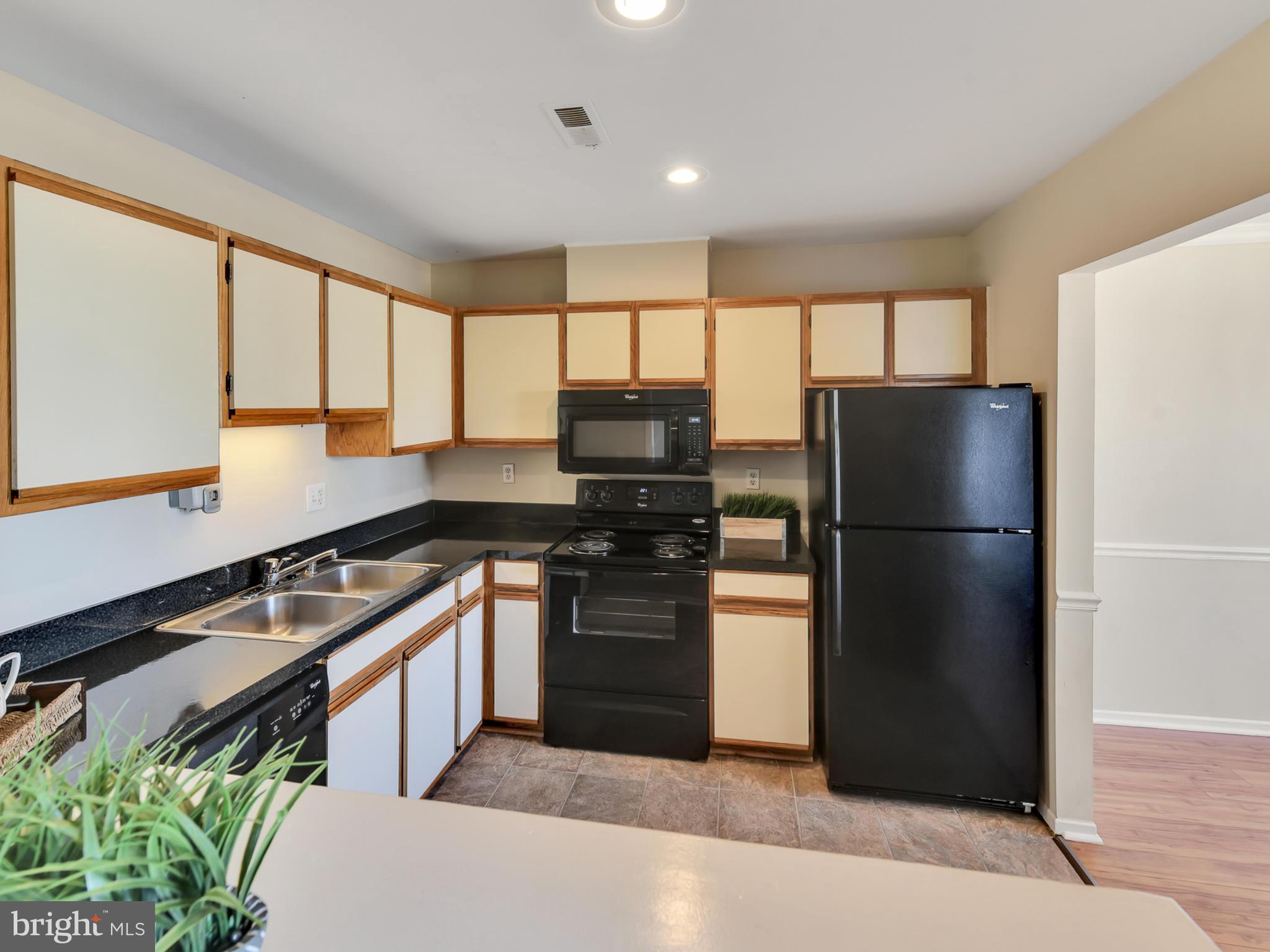 PARKWAY CONDOMINIUMS - Residential