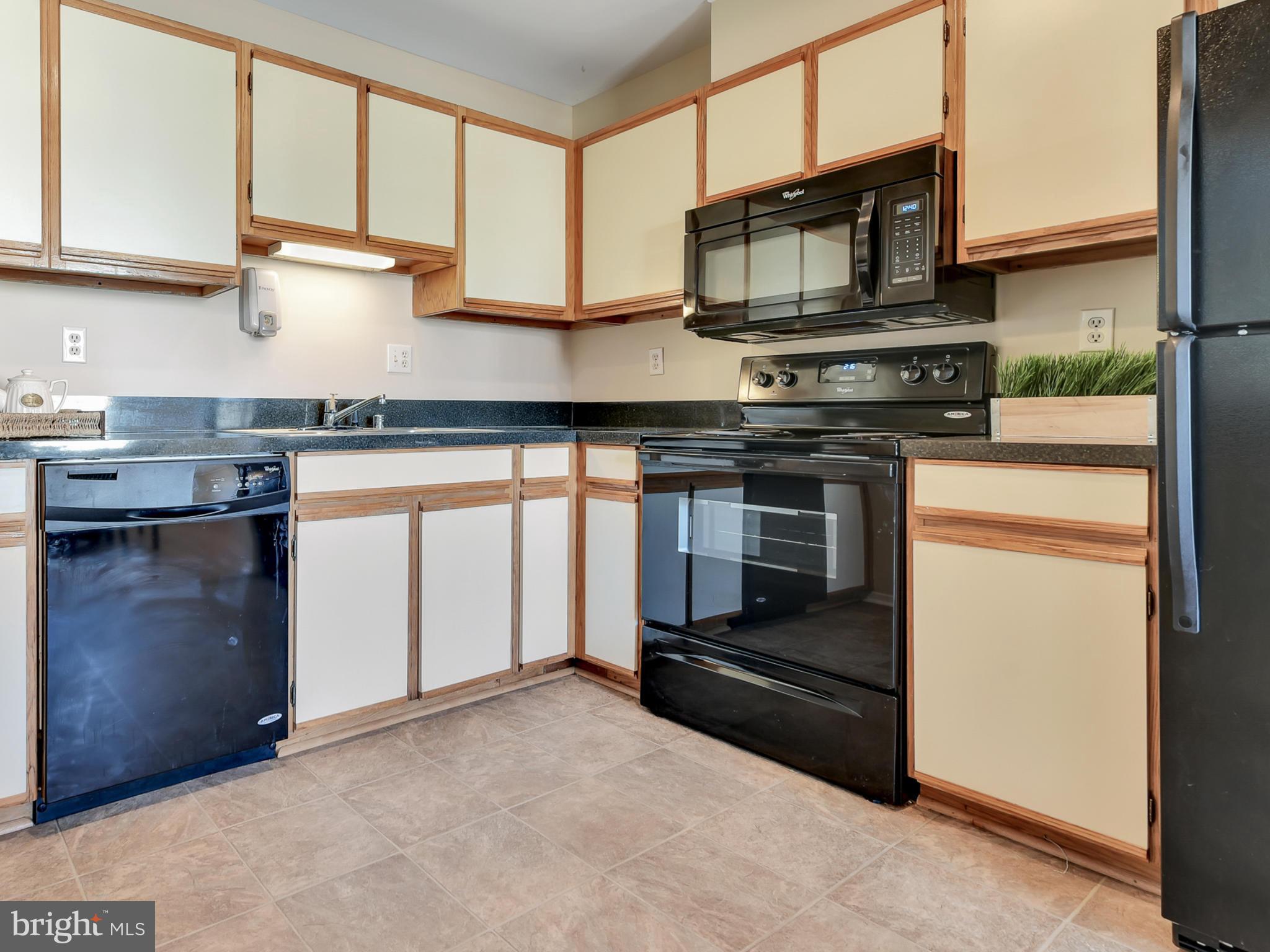 PARKWAY CONDOMINIUMS - Residential