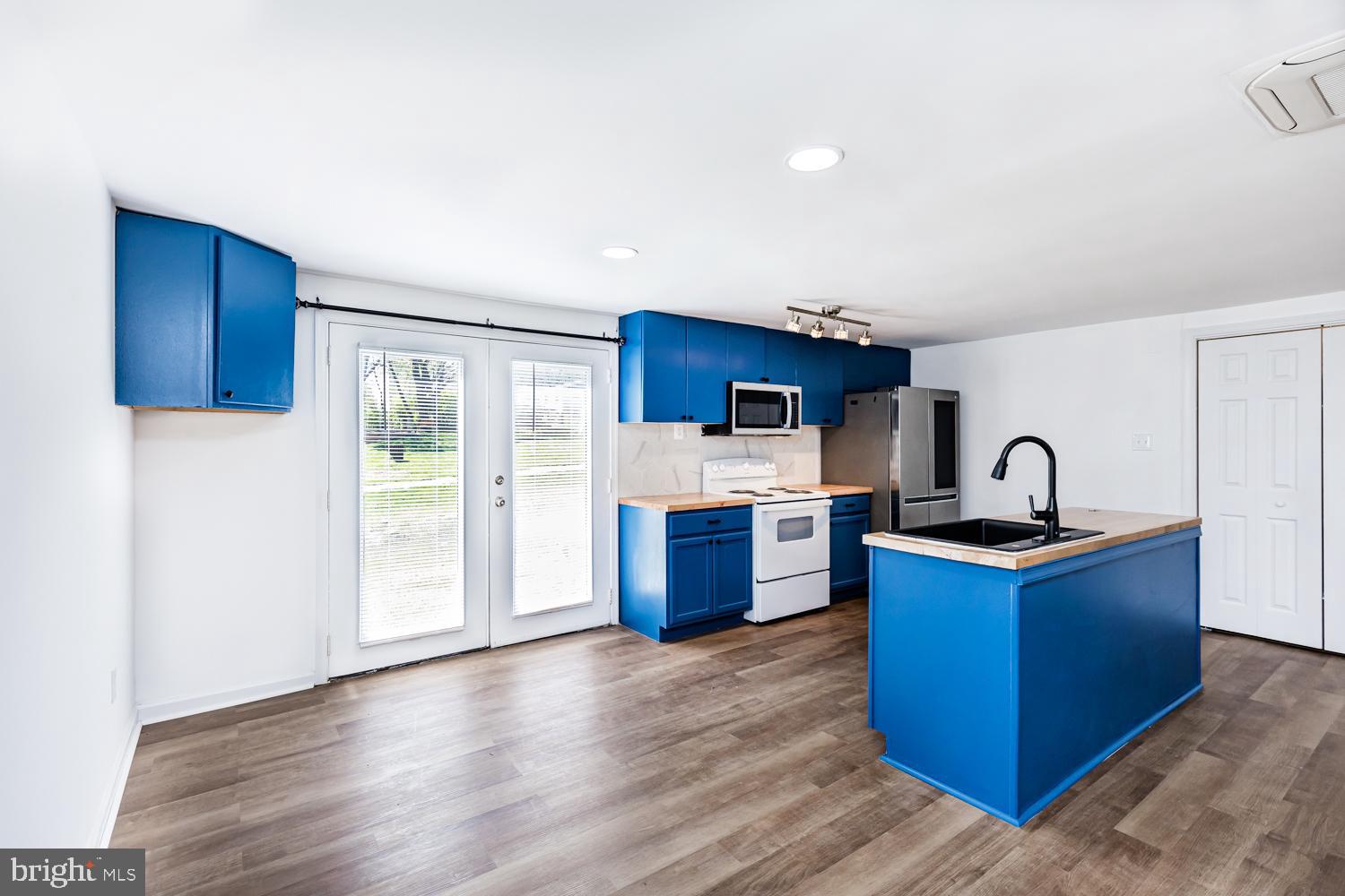 HICKORY RIDGE - Residential Lease