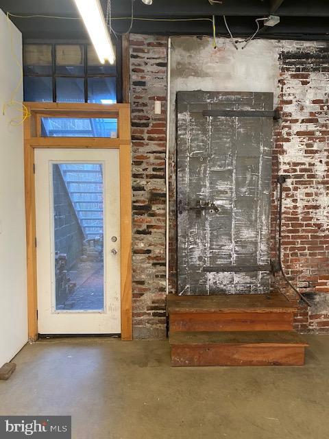 EAST KENSINGTON - Commercial Lease