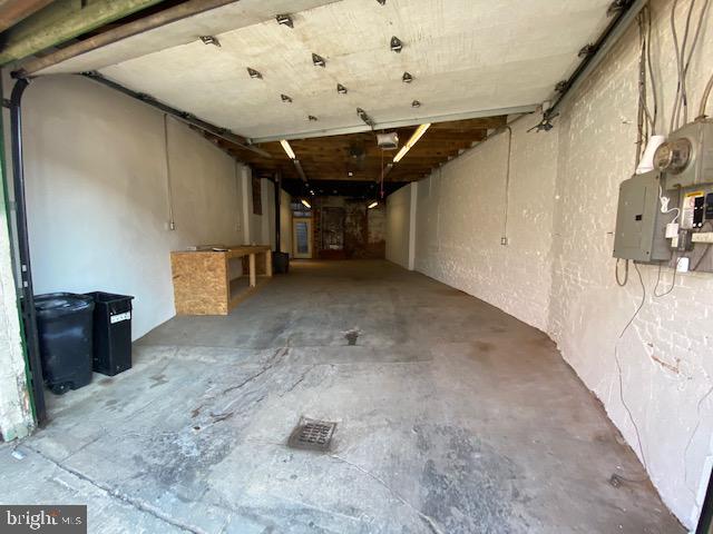 EAST KENSINGTON - Commercial Lease