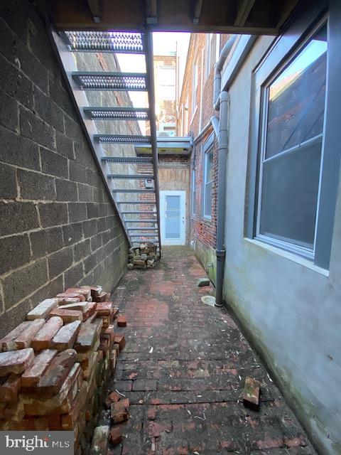 EAST KENSINGTON - Commercial Lease