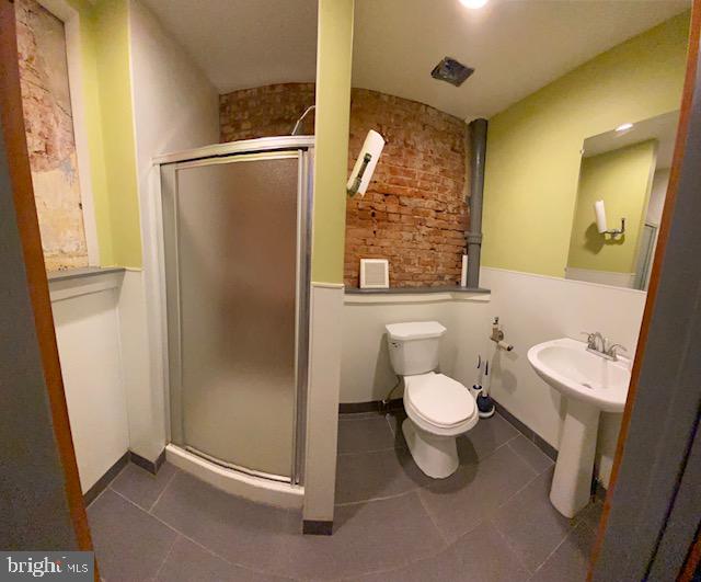 EAST KENSINGTON - Commercial Lease