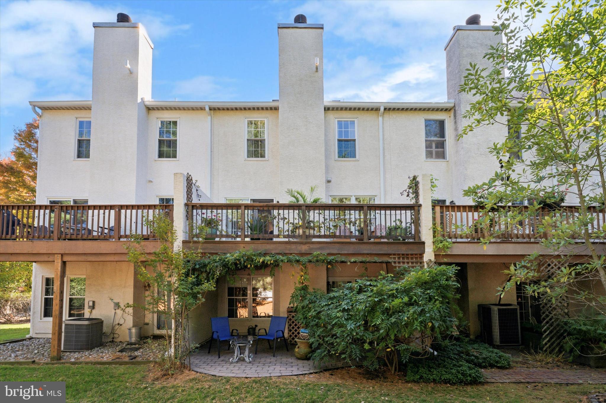 LAFAYETTE HILL - Residential