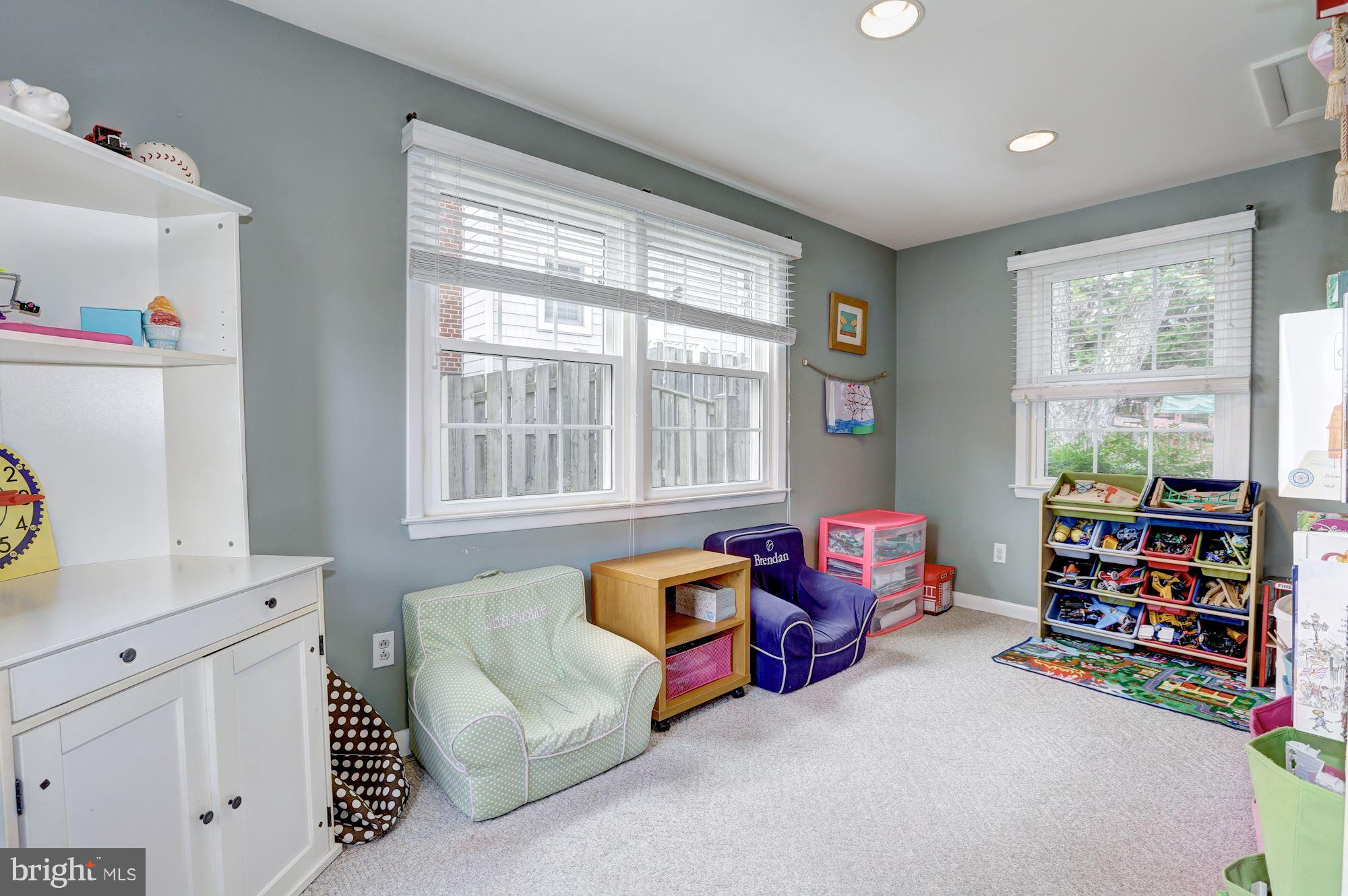 SOMERSET - Residential