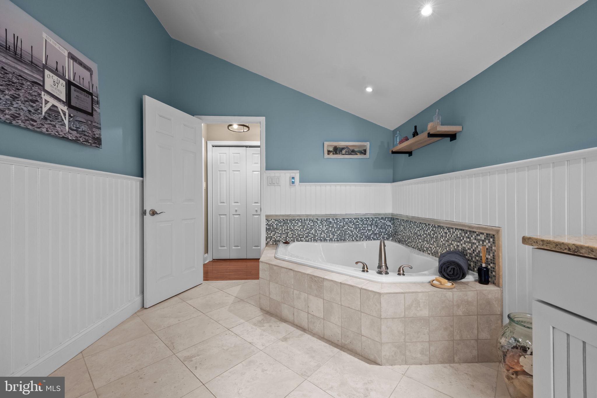 HIDDEN CREEK - Residential