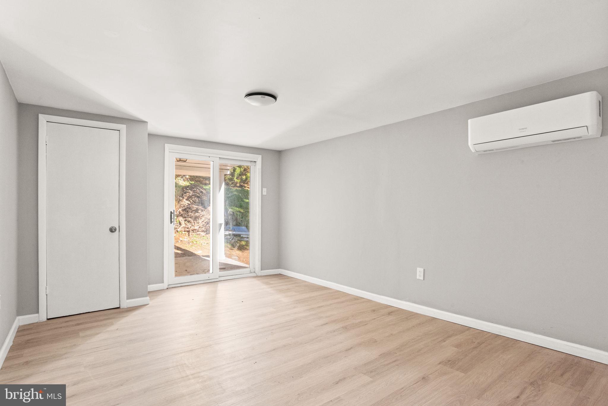 RED LION - Residential