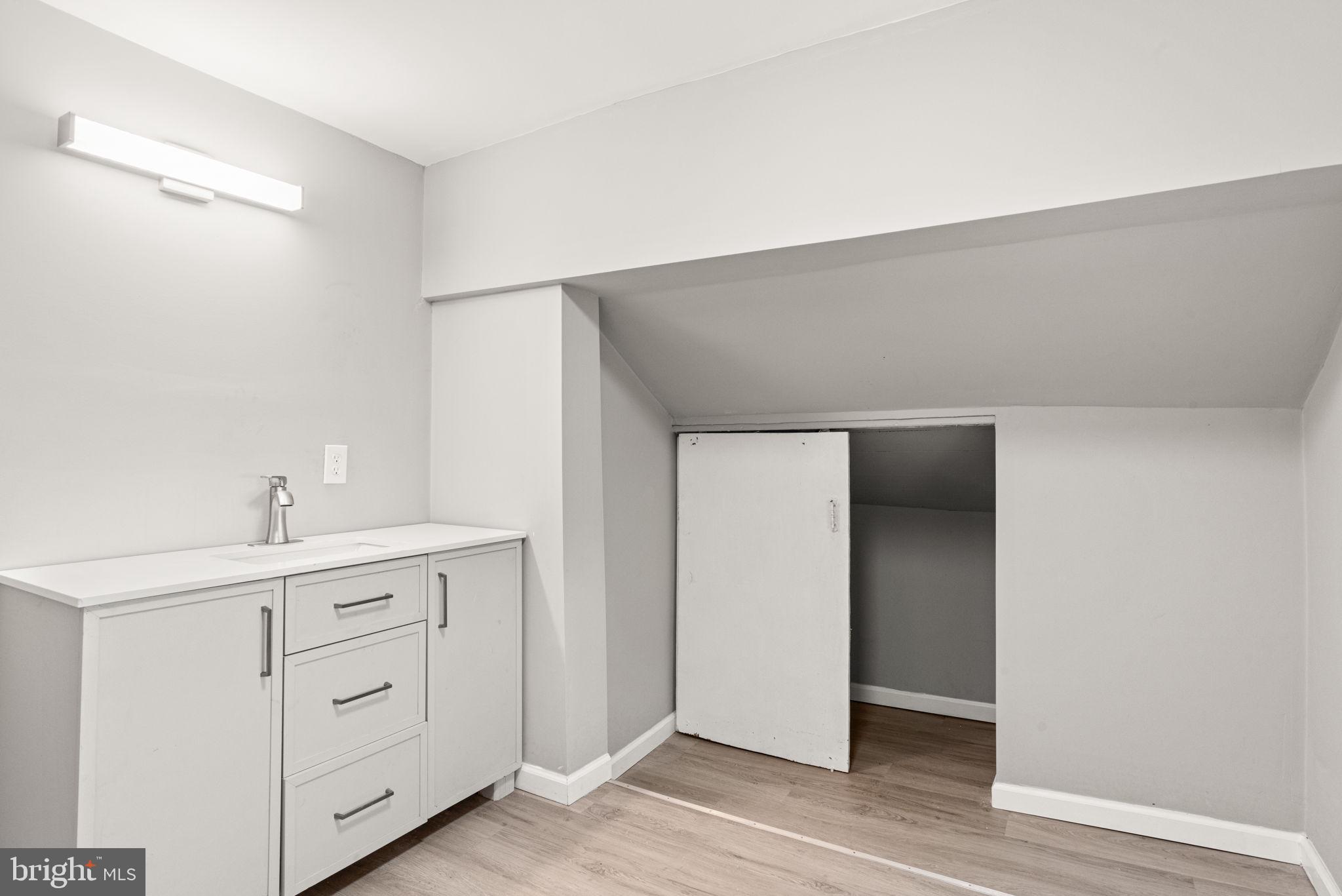 RED LION - Residential