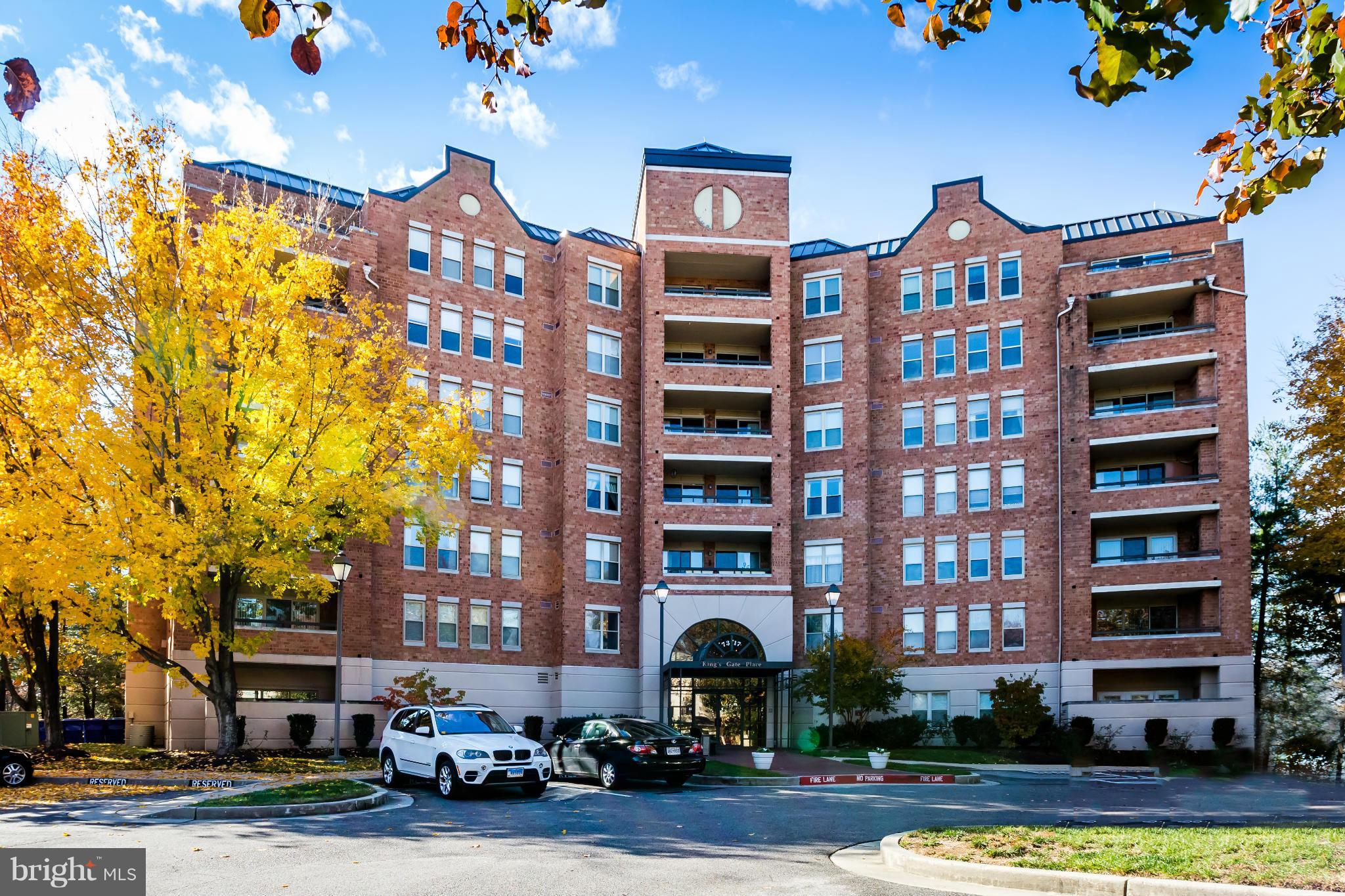 BRAND NEW APPLIANCES & LIGHTING!!Spacious and open floor plan with expansive Balcony overlooking rear of building with beautiful landscaping. Recently updated with new carpet and paint. Ready to move in now! Rates are still great. Call today for a free quote from our in house lender. Why pay rent when you can own! NO SHOVELING SNOW!