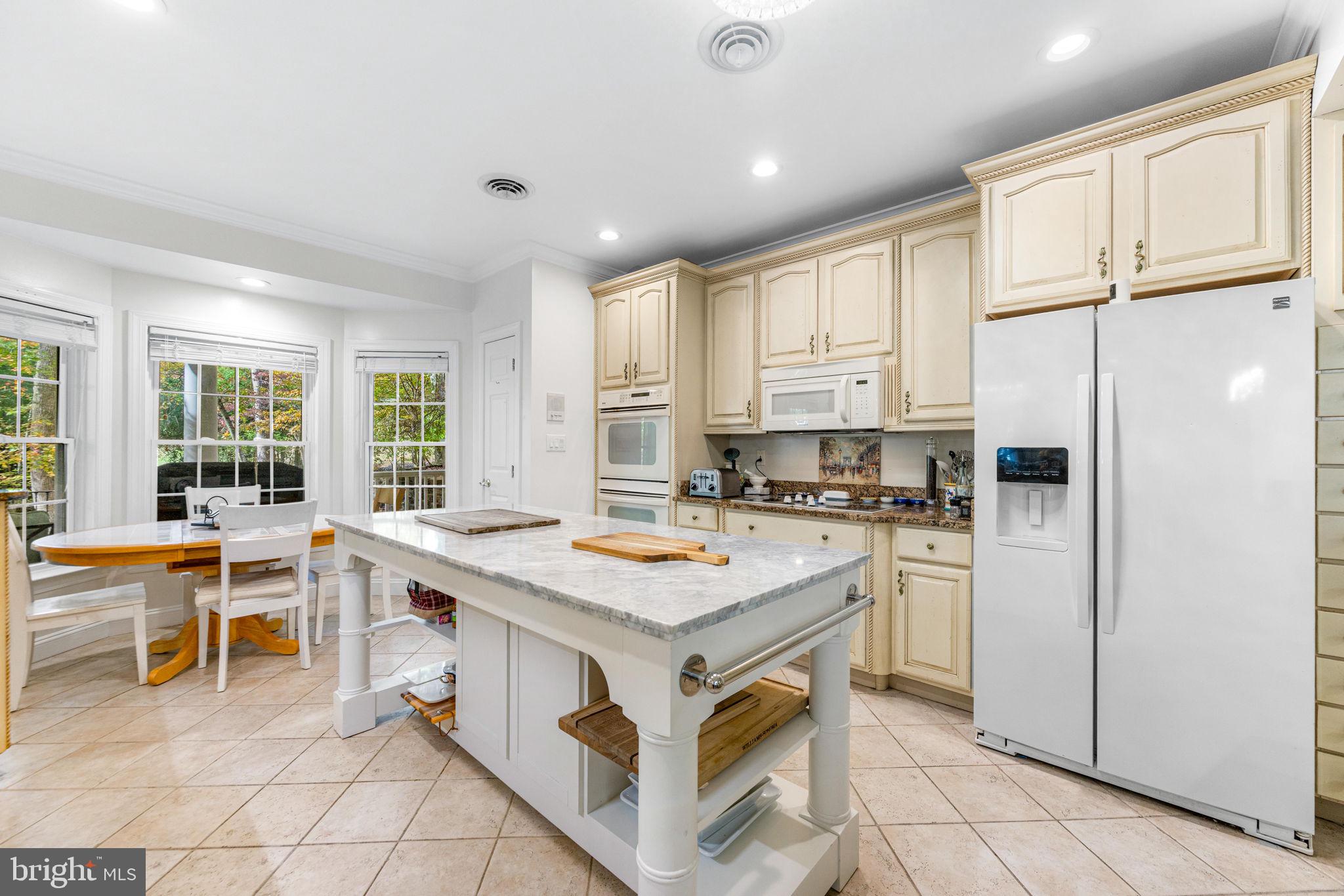 RIVER DOWNS - Residential