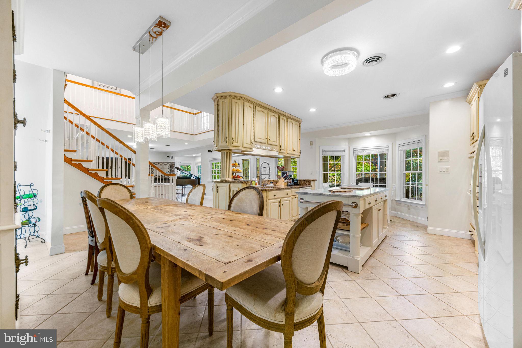 RIVER DOWNS - Residential