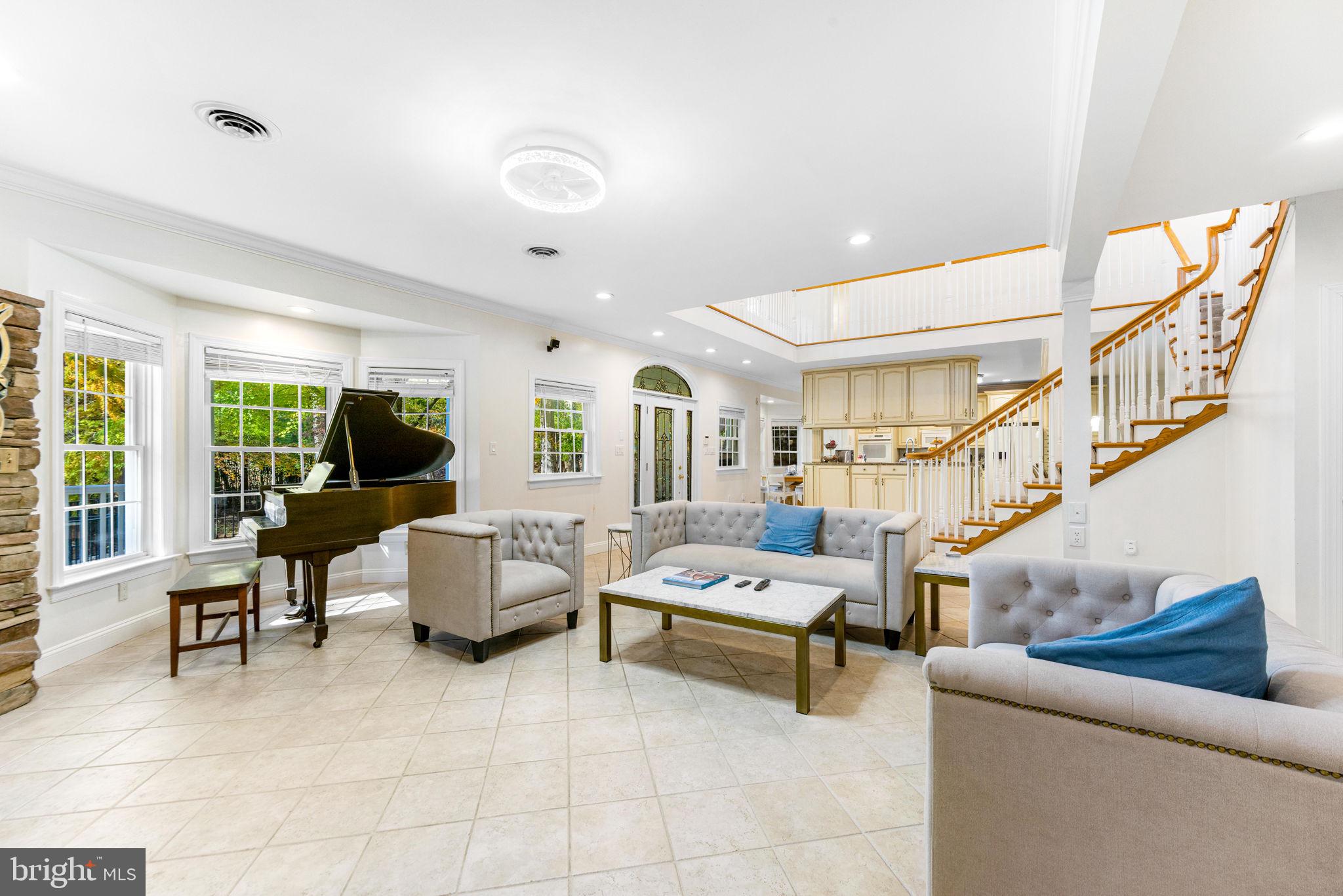 RIVER DOWNS - Residential