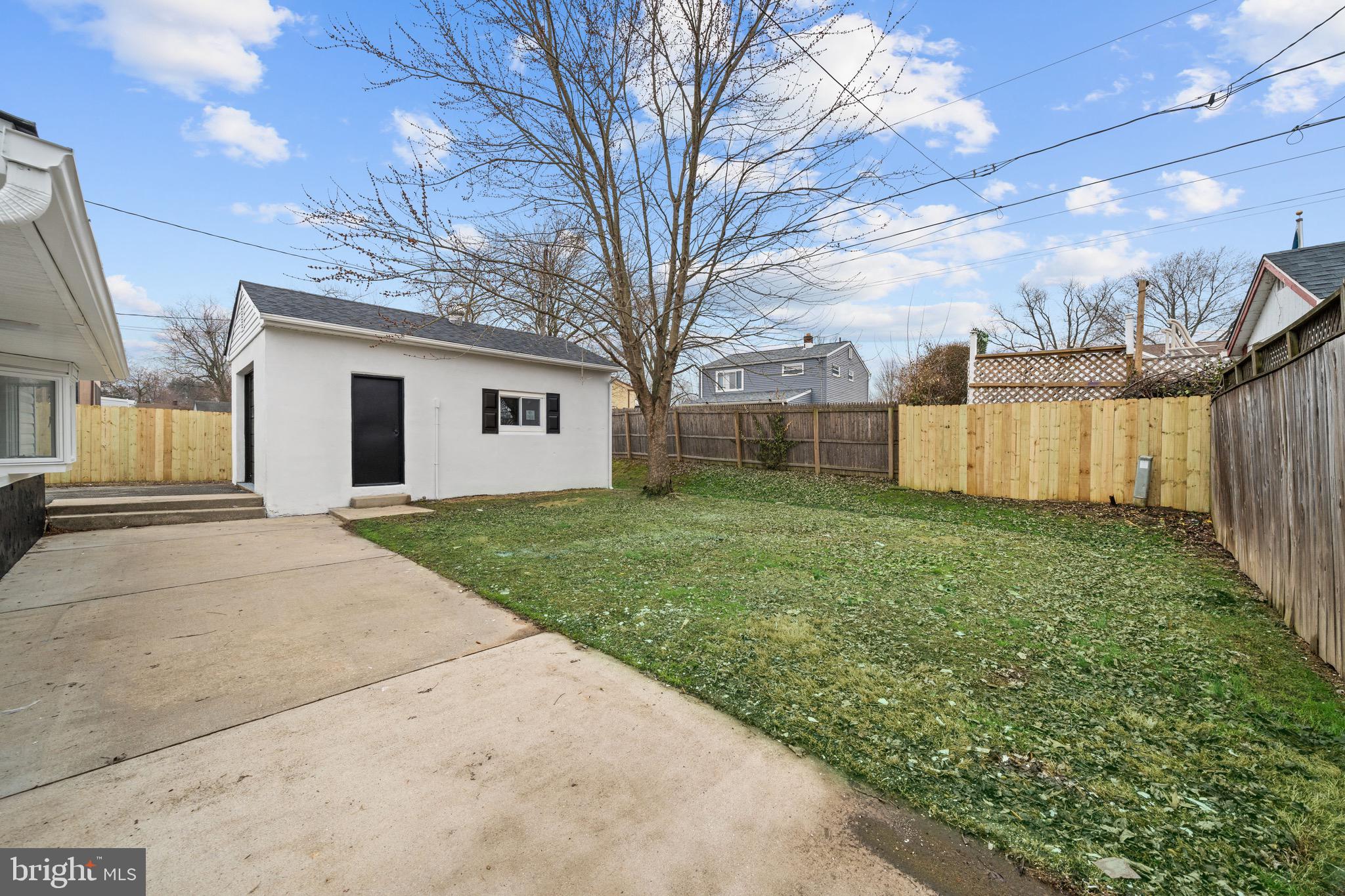 WHITEHALL - Residential