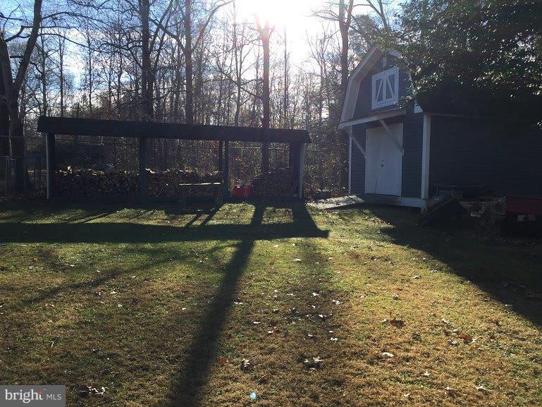 COUNTRY LAKES - Residential