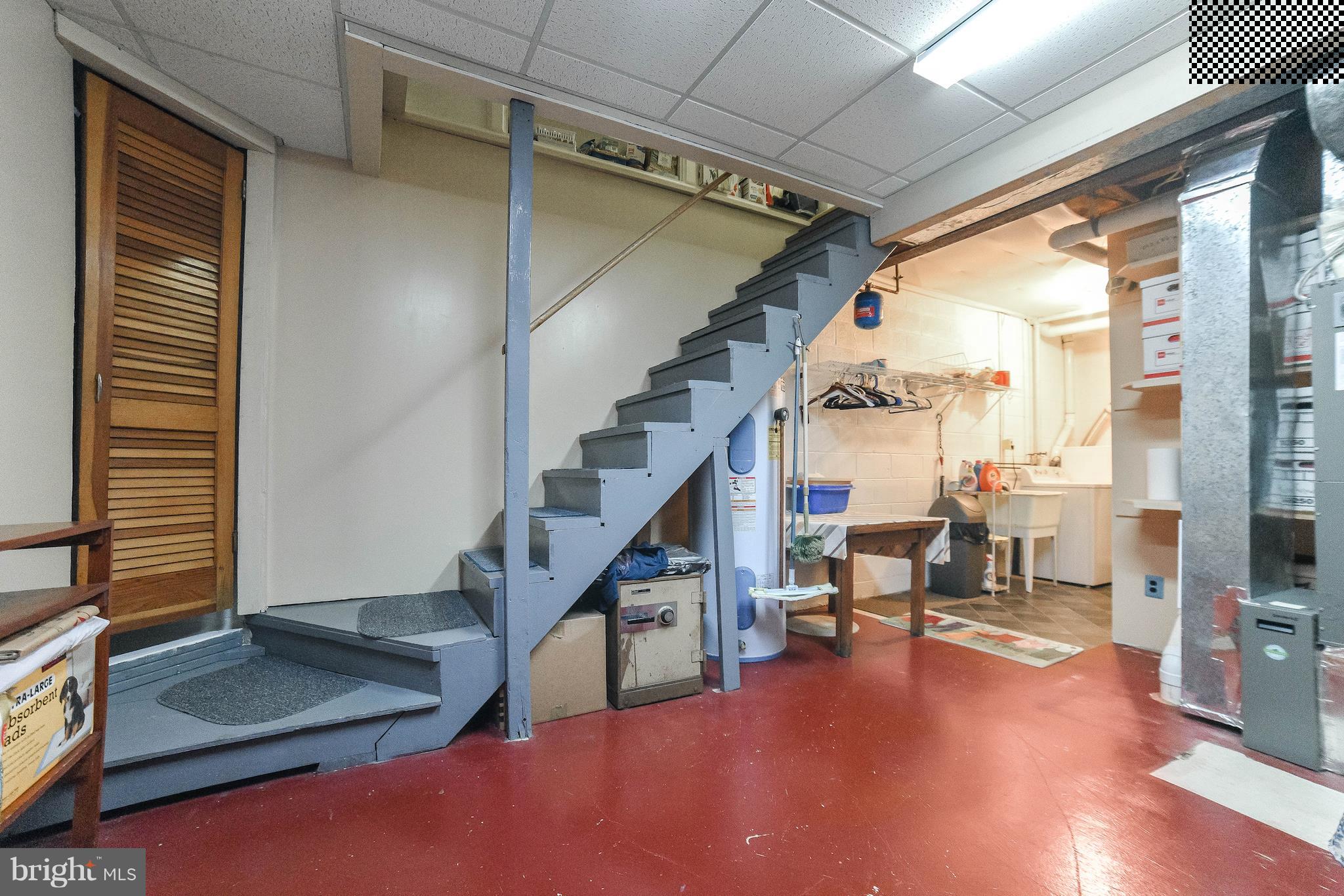 COUNTRY LAKES - Residential