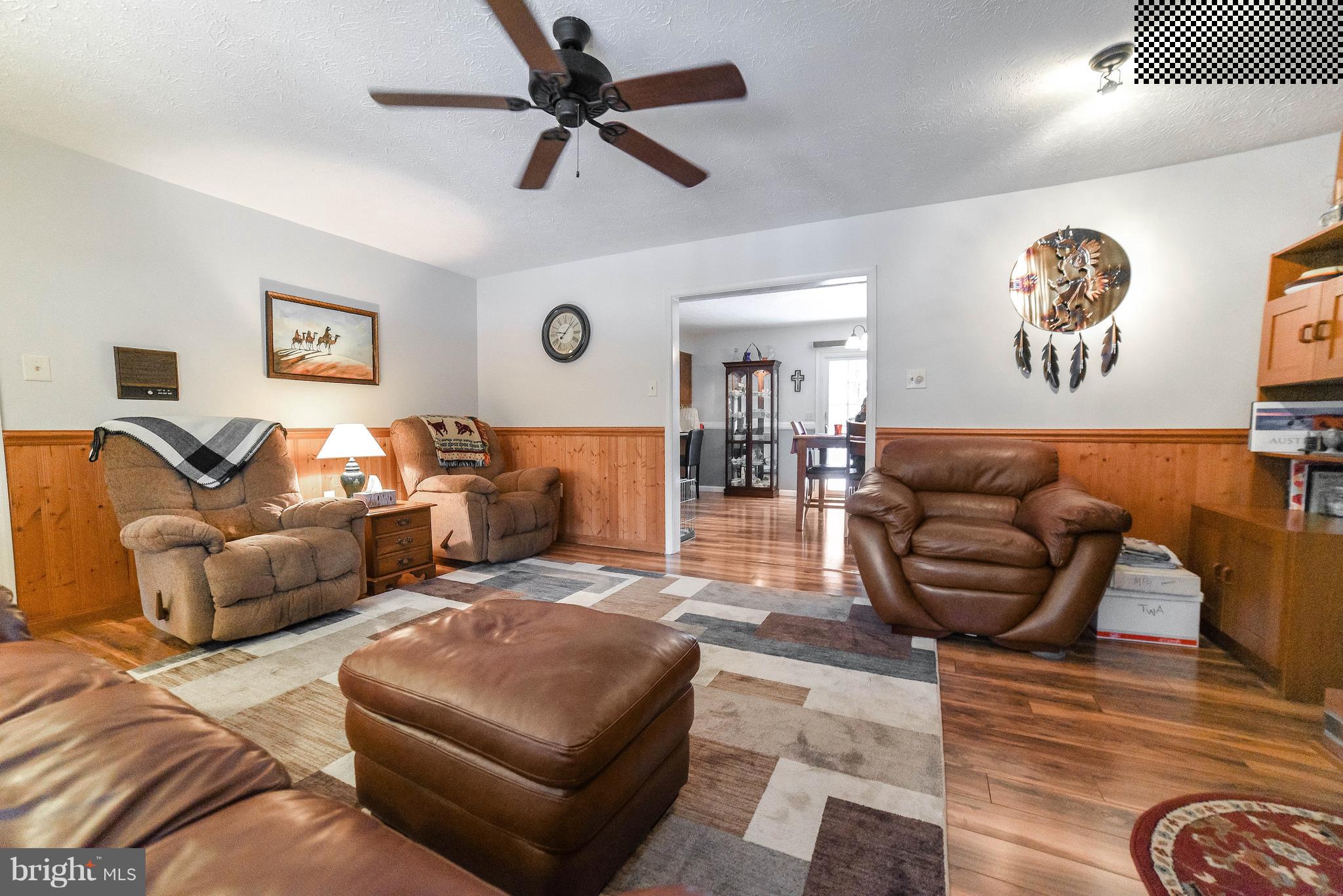 COUNTRY LAKES - Residential