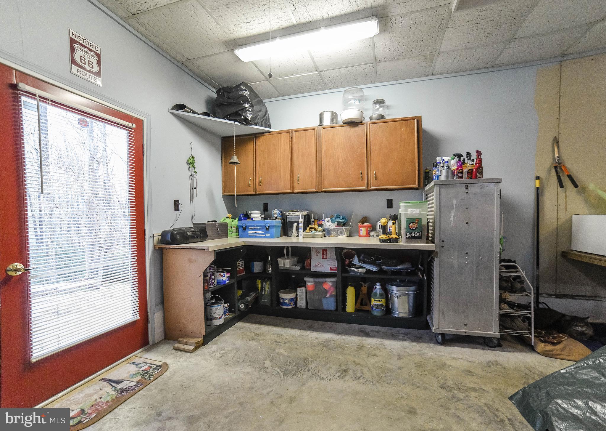 COUNTRY LAKES - Residential