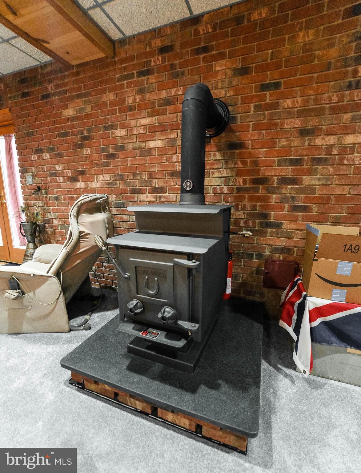 COUNTRY LAKES - Residential