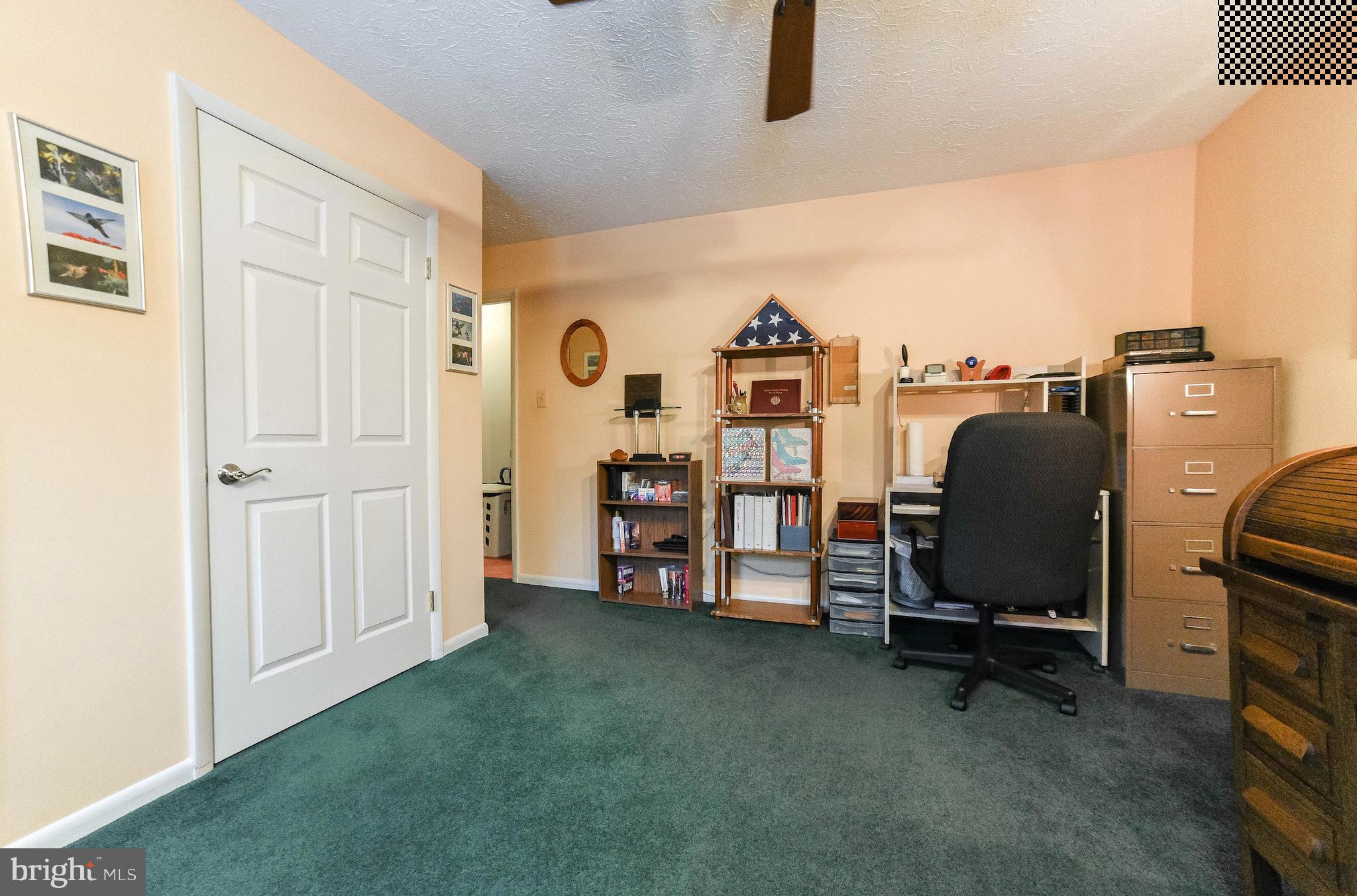 COUNTRY LAKES - Residential