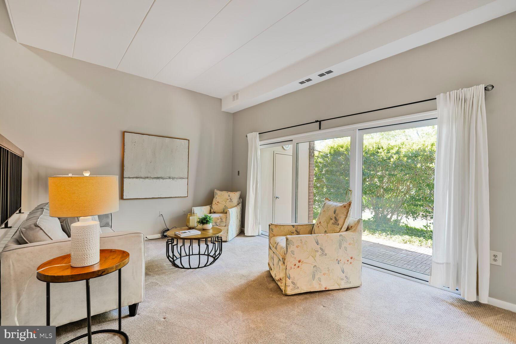 106 ROBERTS LANE 101