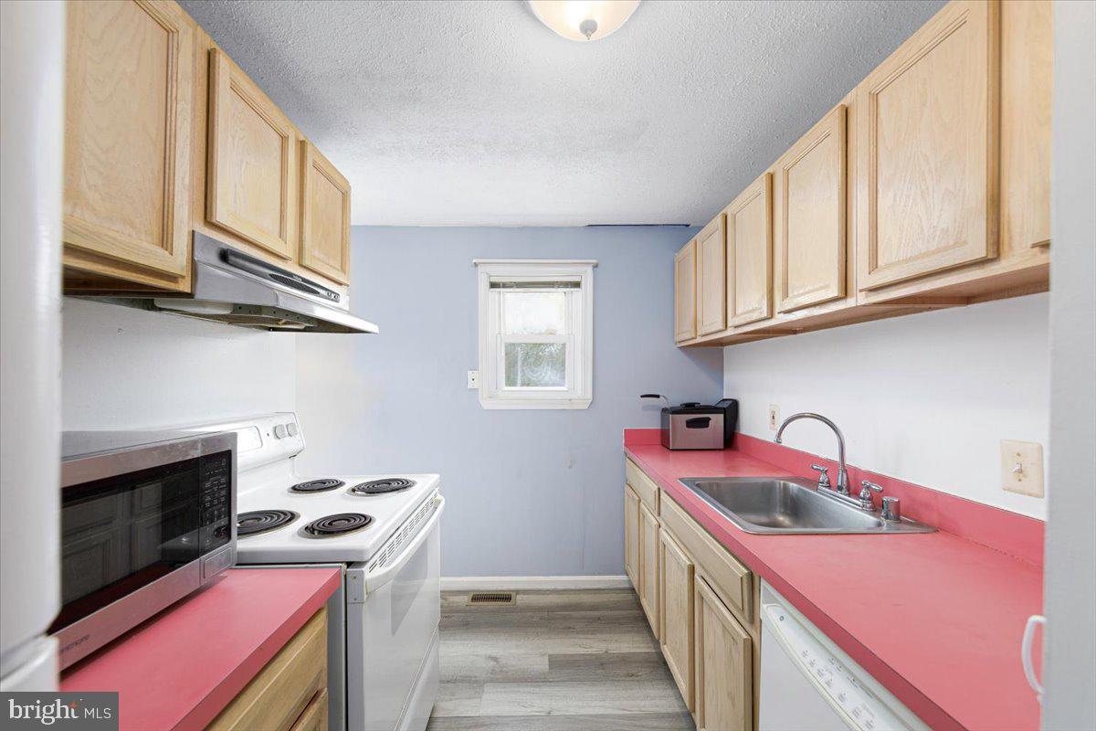 CLEARVIEW MANOR - Residential