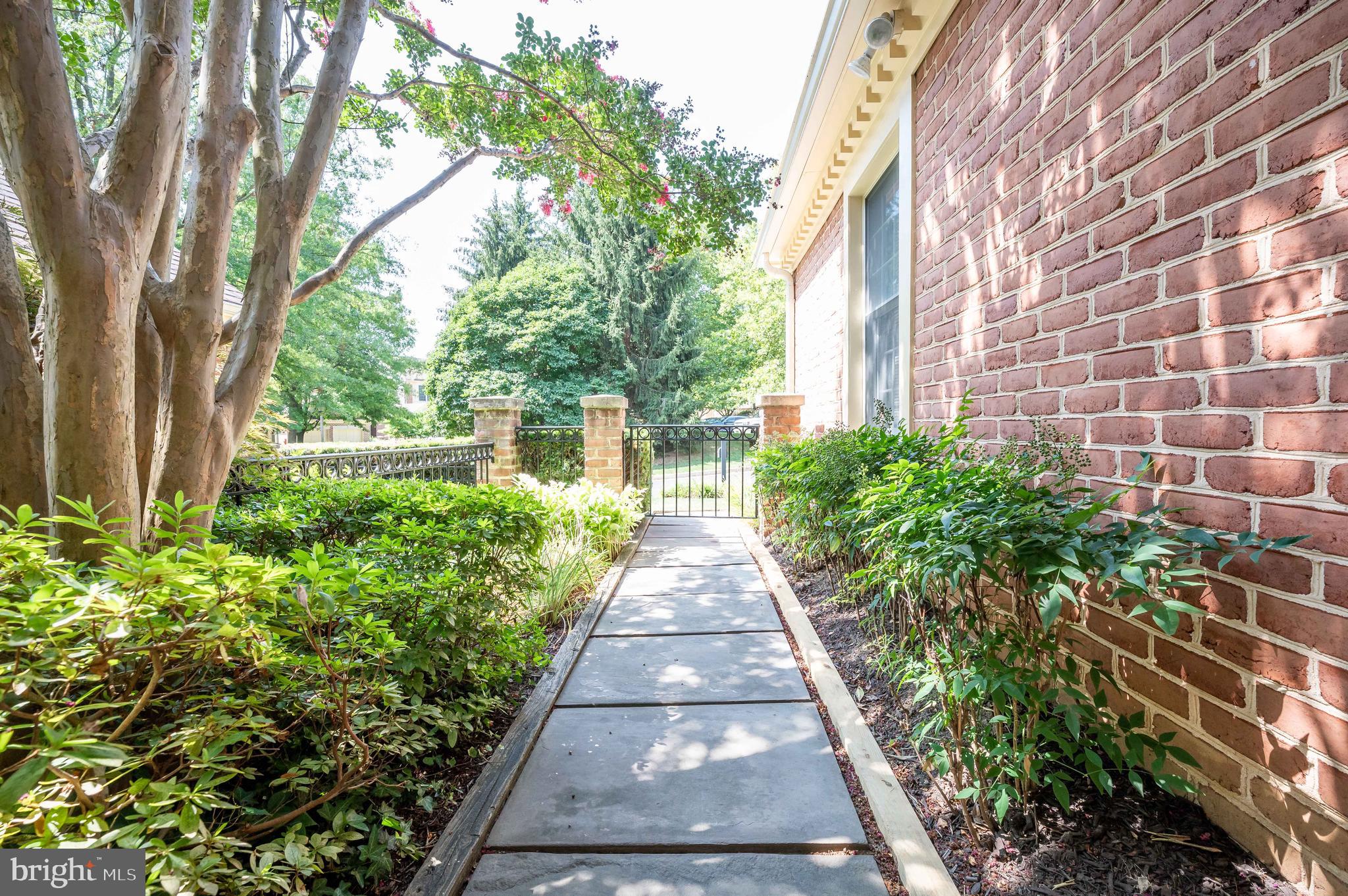 THE CLOISTERS AT CHARLES - Residential