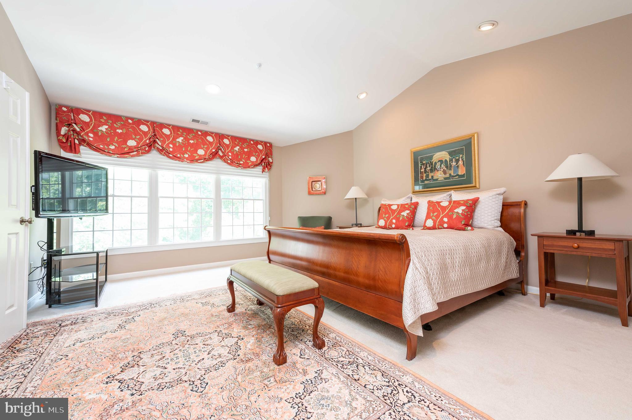 THE CLOISTERS AT CHARLES - Residential