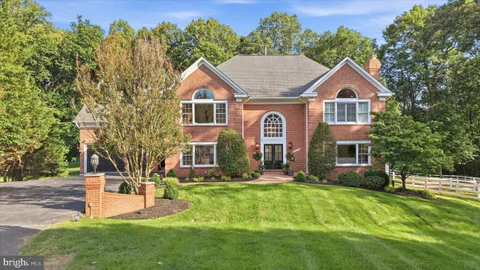 2716 Silkwood Court, Oakton, VA MLS: VAFX2317126
