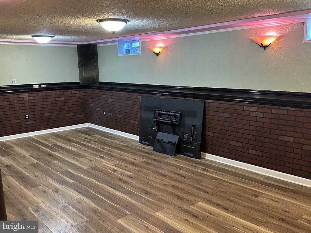 GRAY MANOR - Residential