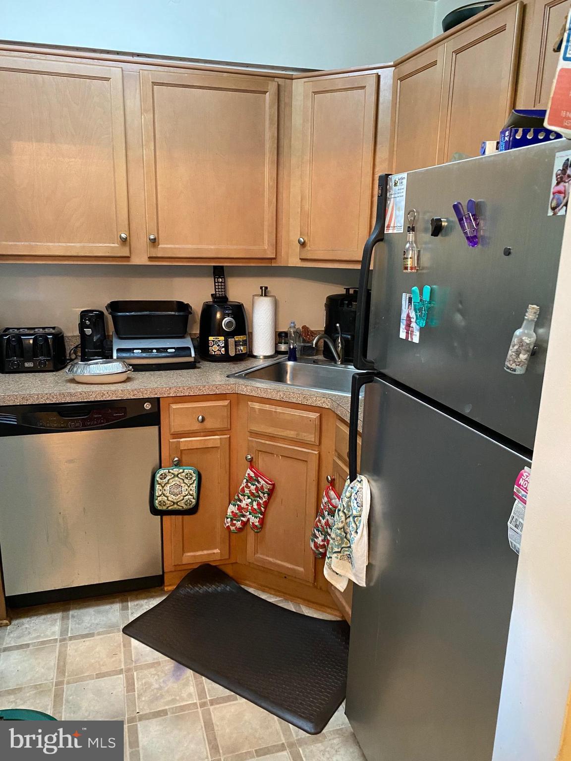 HUNTCREST CONDOMINIUM - Residential