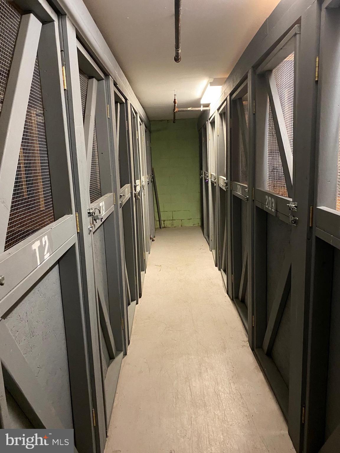 HUNTCREST CONDOMINIUM - Residential