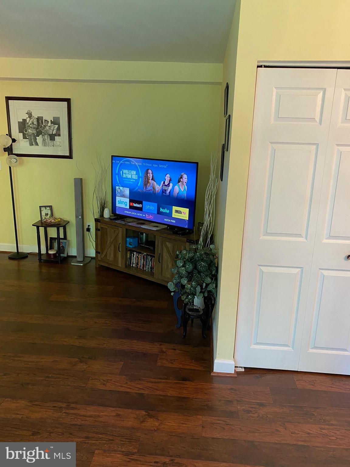 HUNTCREST CONDOMINIUM - Residential