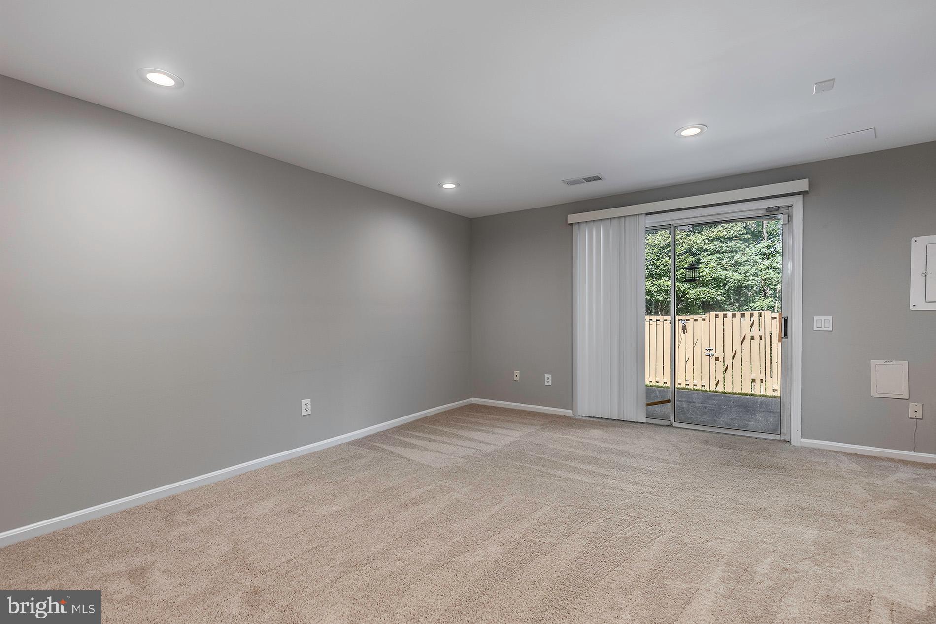 LONDON TOWN WEST - Residential