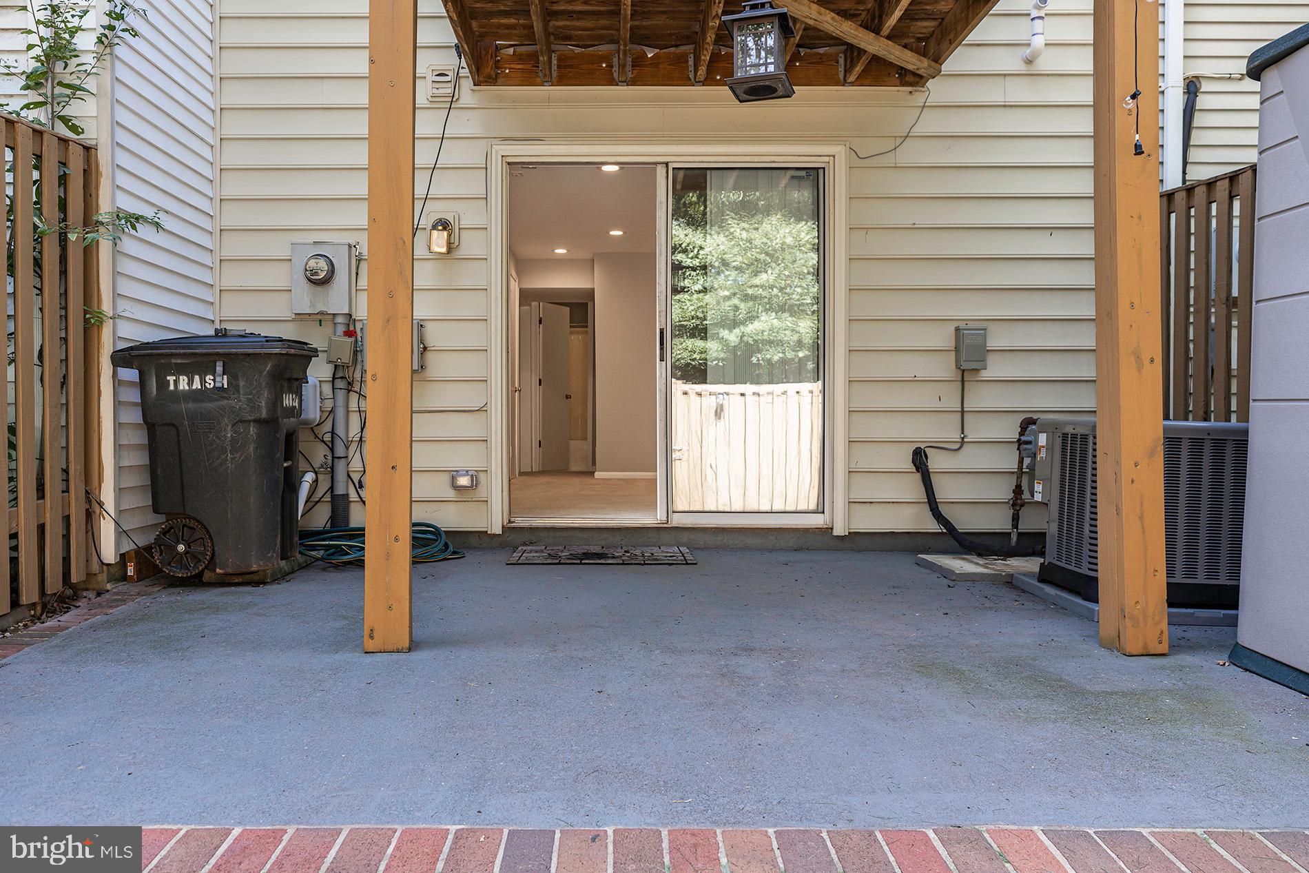 LONDON TOWN WEST - Residential