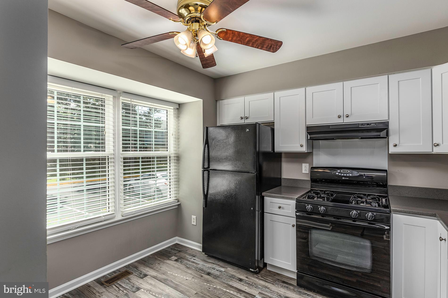 LONDON TOWN WEST - Residential