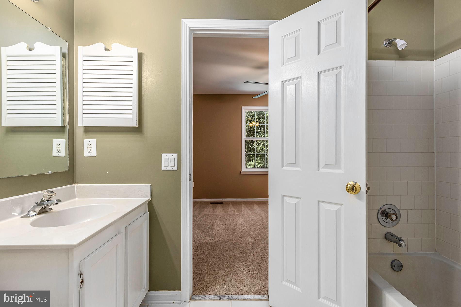 LONDON TOWN WEST - Residential