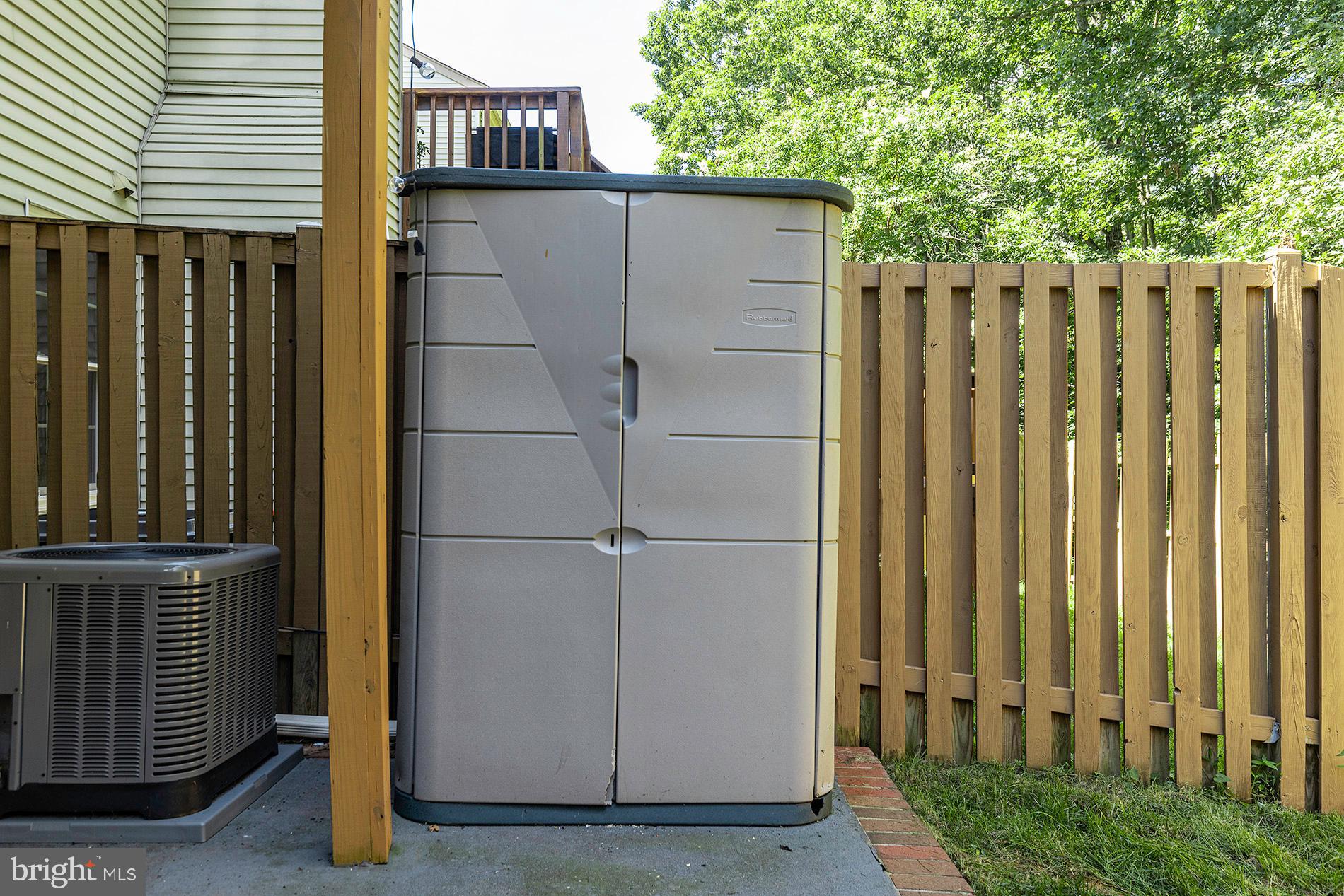 LONDON TOWN WEST - Residential