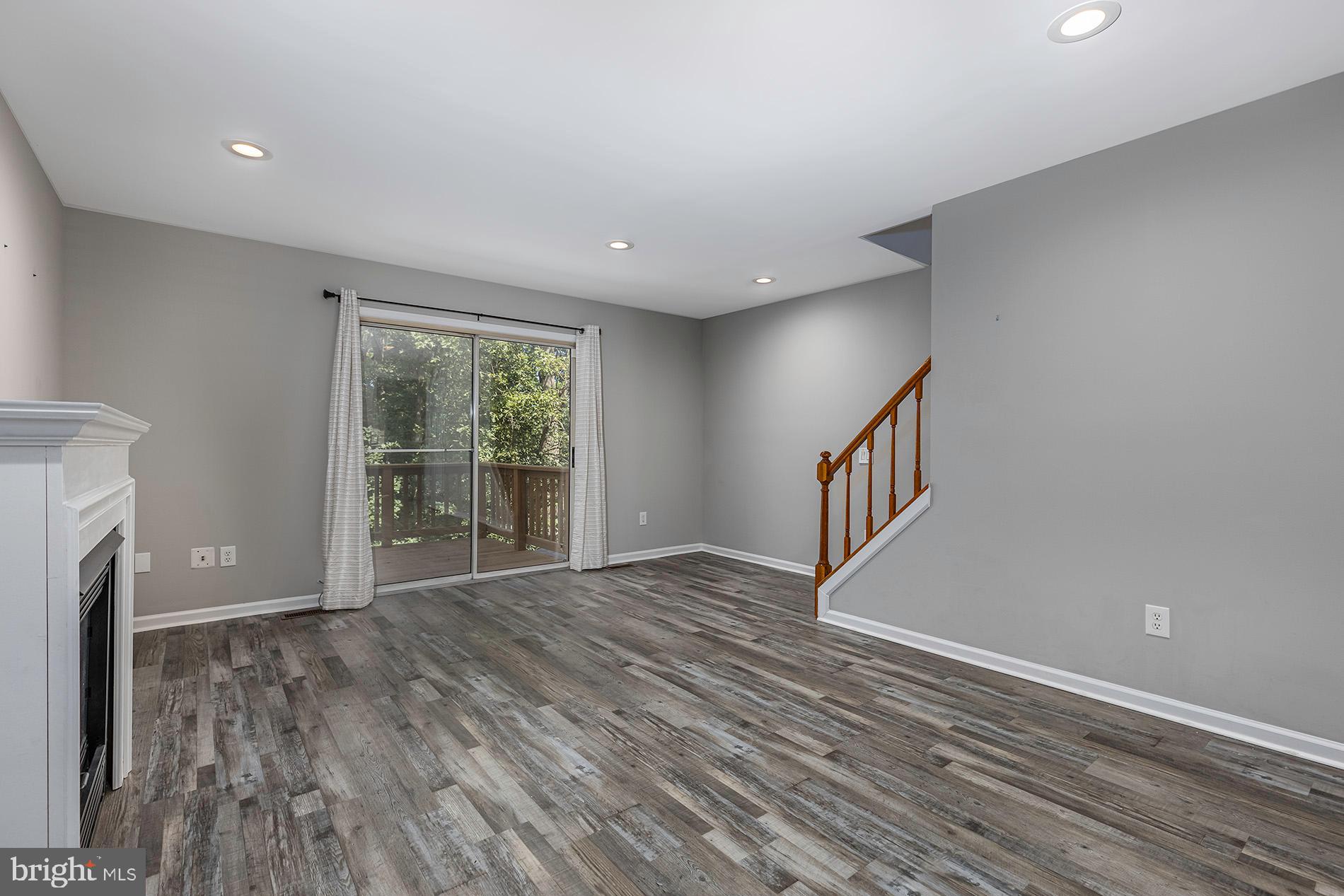 LONDON TOWN WEST - Residential