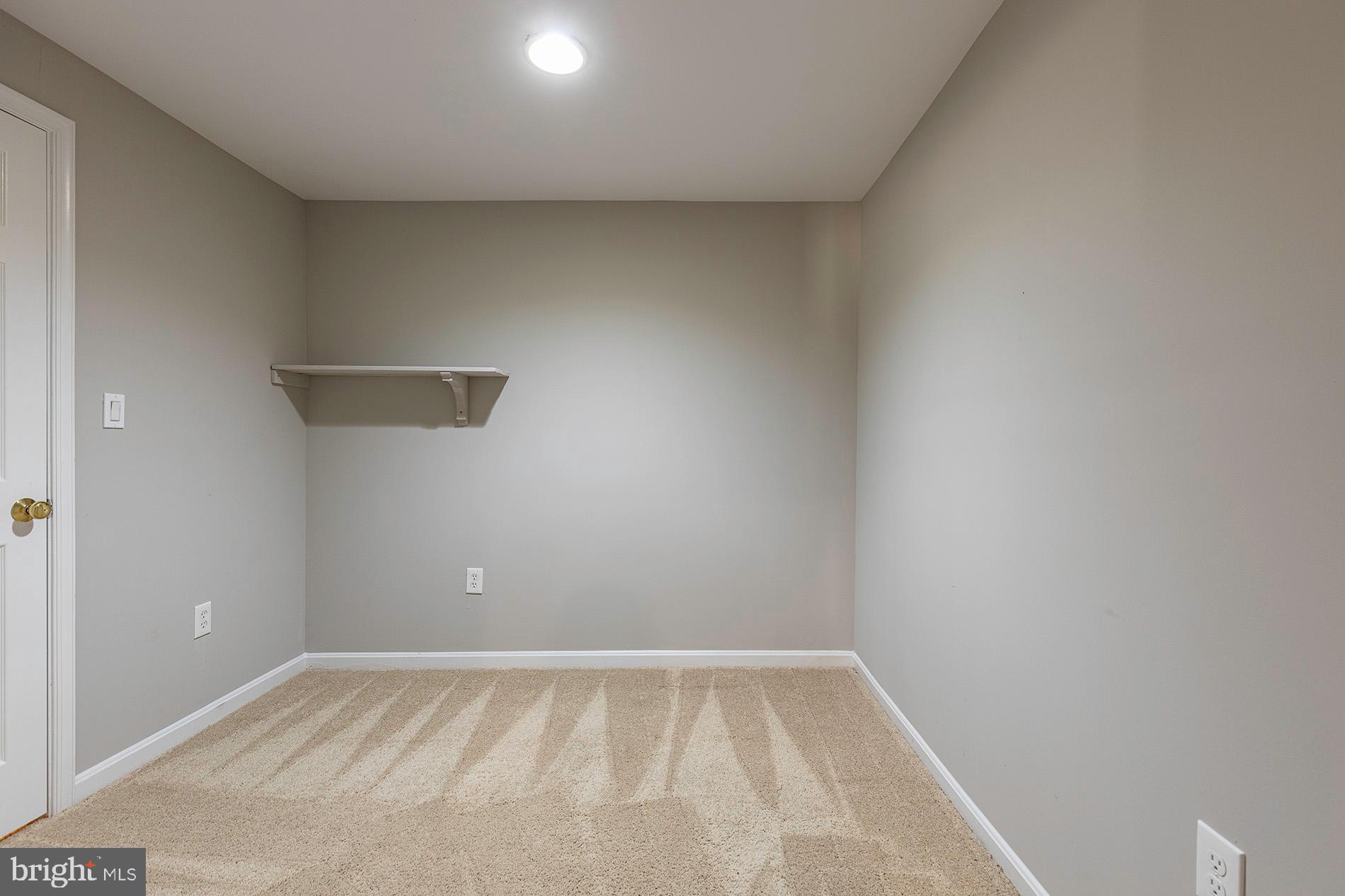 LONDON TOWN WEST - Residential