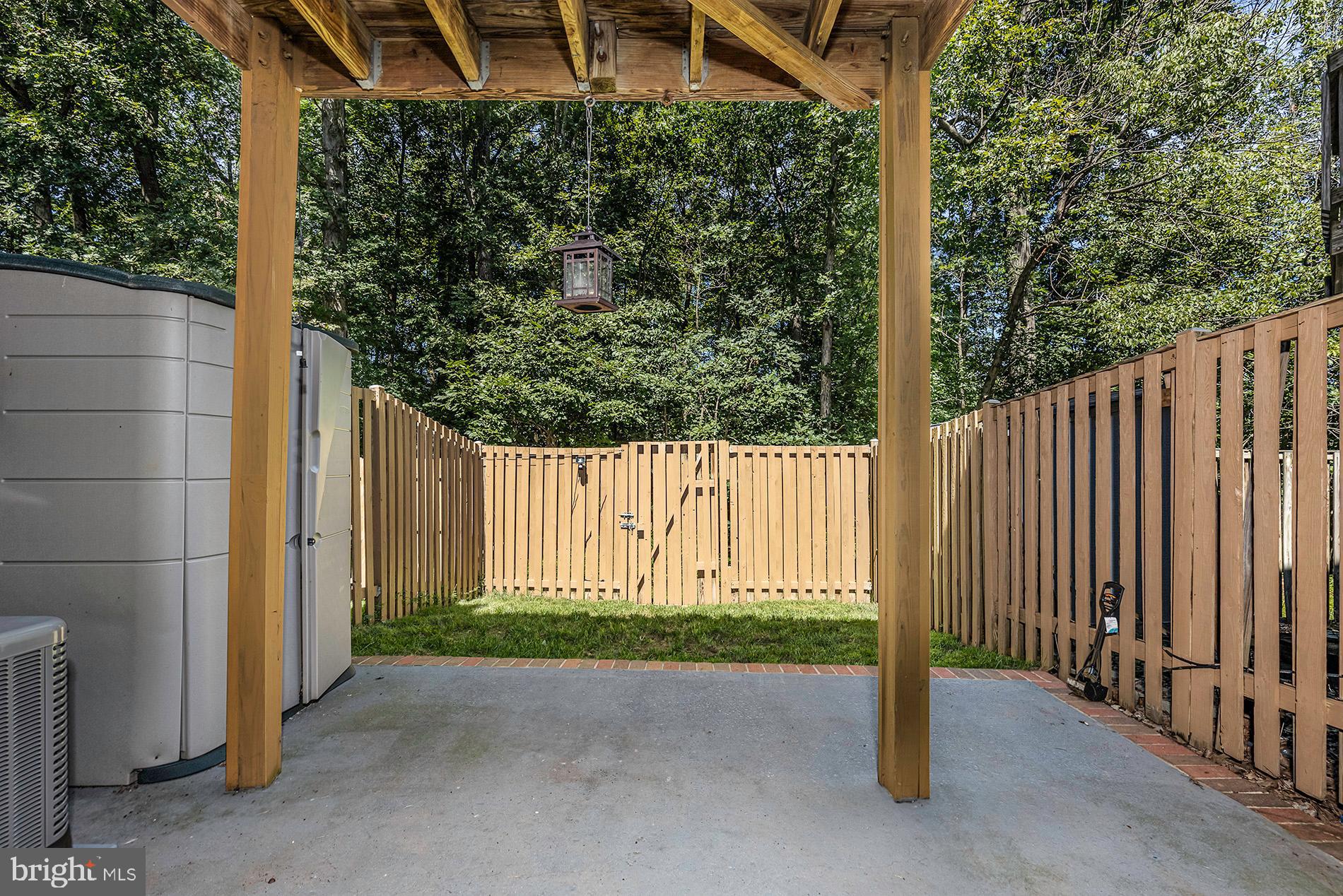 LONDON TOWN WEST - Residential