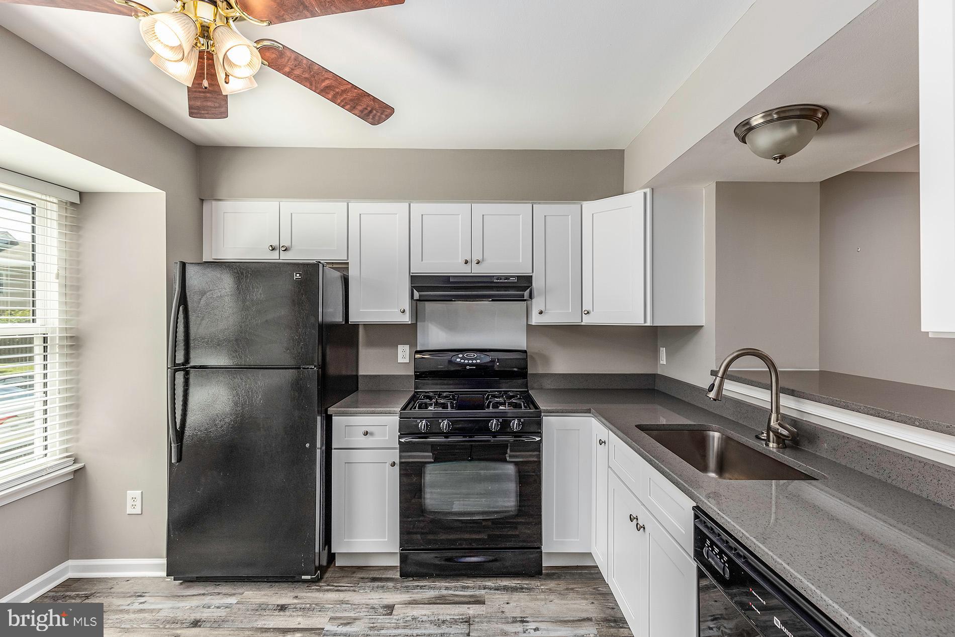 LONDON TOWN WEST - Residential