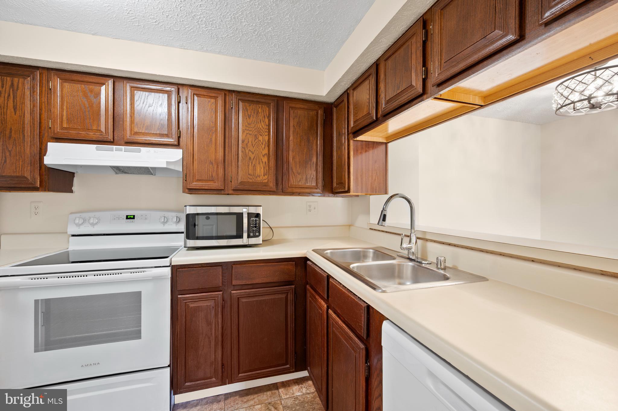 DAMASCUS GARDENS - Residential Lease