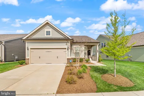 16136 Pink Poppy Way, Haymarket, VA MLS: VAPW2094598
