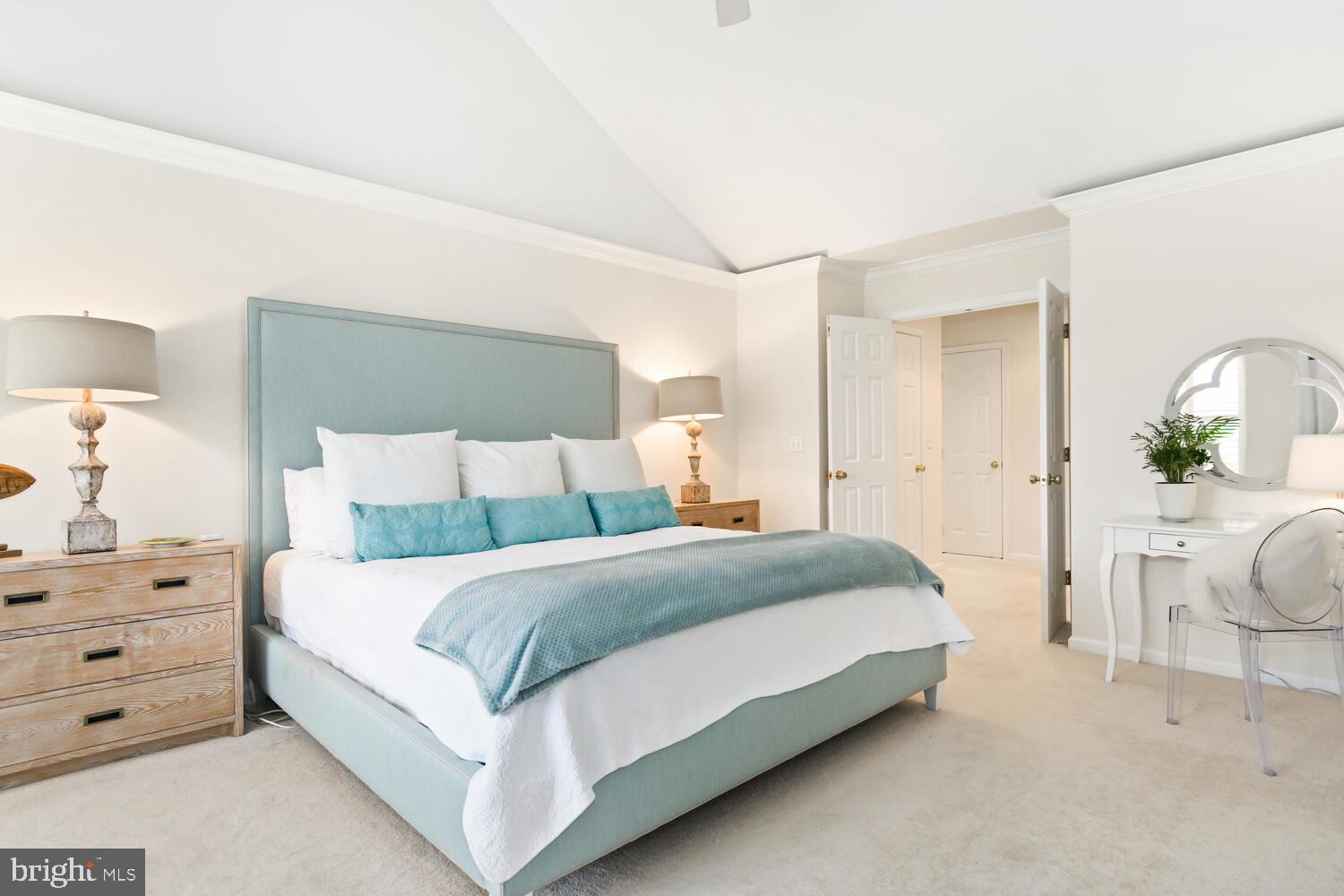 EASTON CLUB - Residential