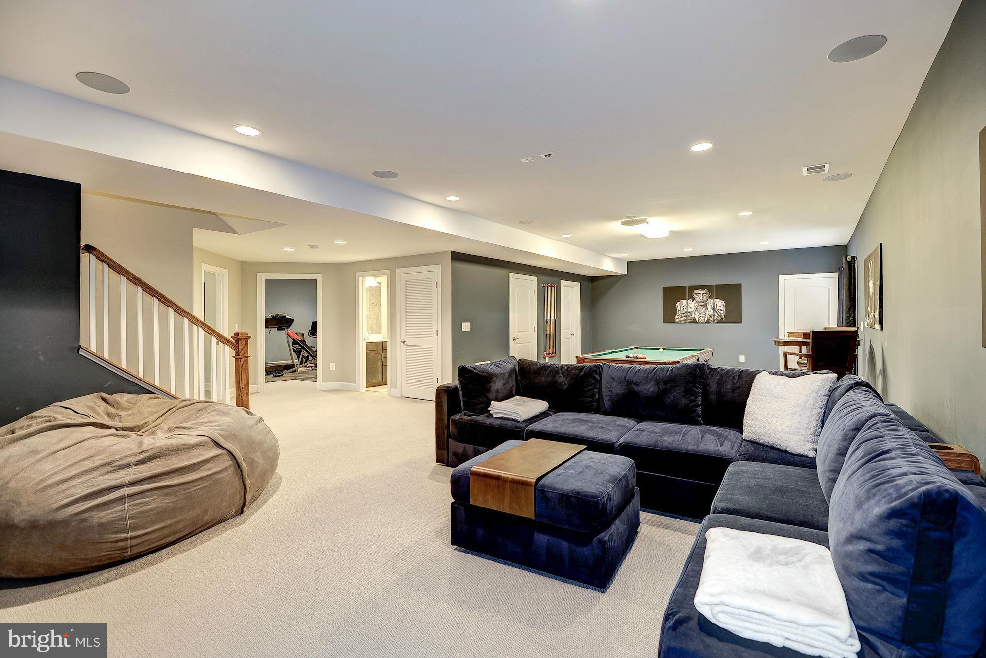 TOWN AND COUNTRY ESTATES - Residential