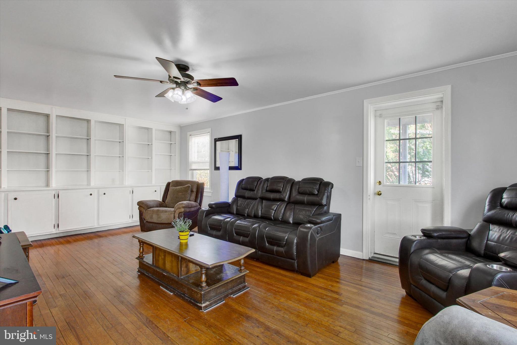 863 HANOVER PIKE