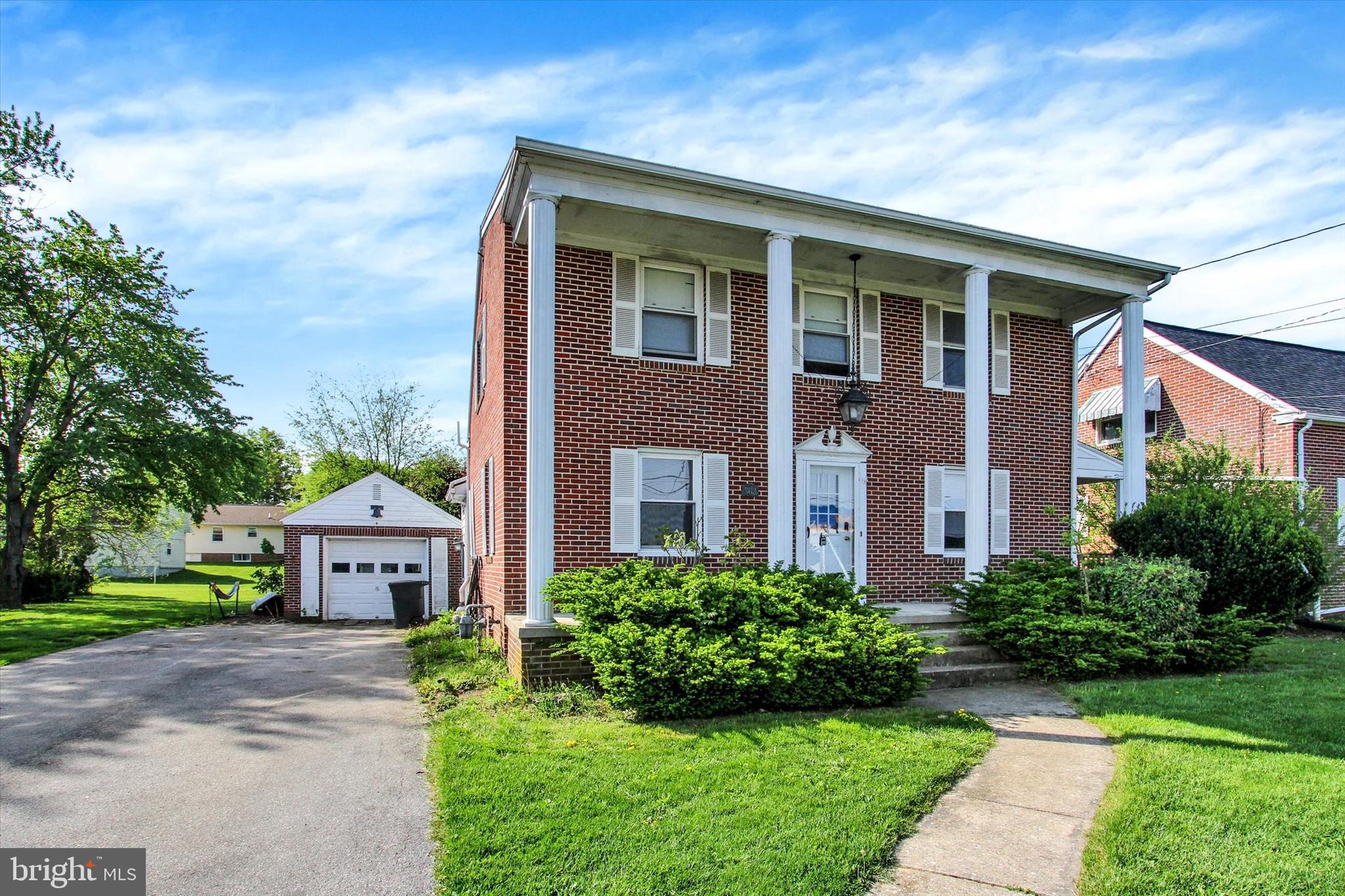 863 HANOVER PIKE