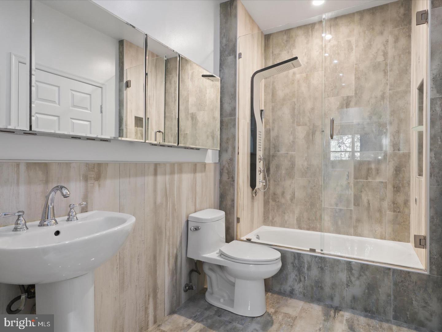 VIRGINIA CENTER - Residential