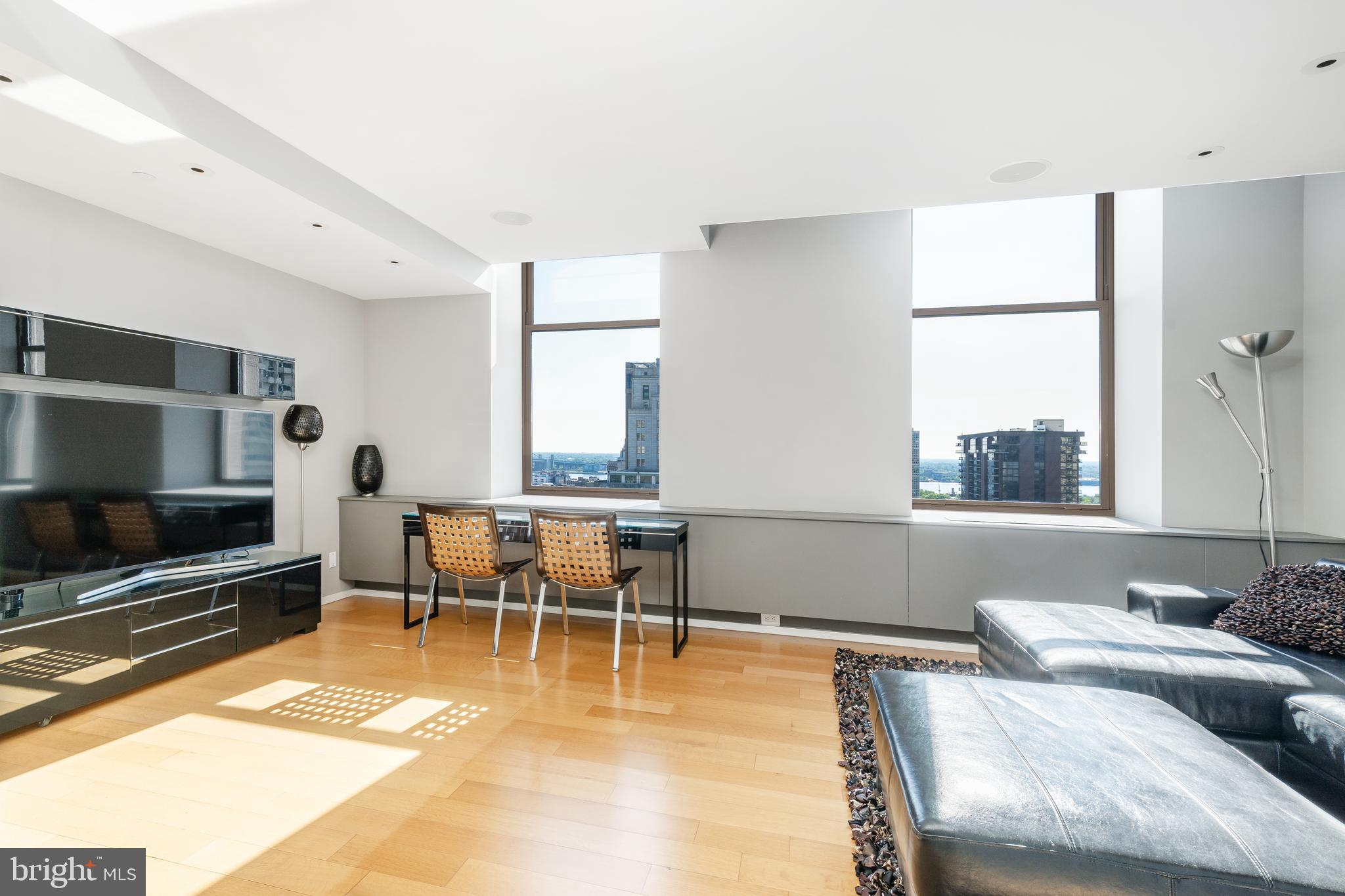 SOCIETY HILL - Residential